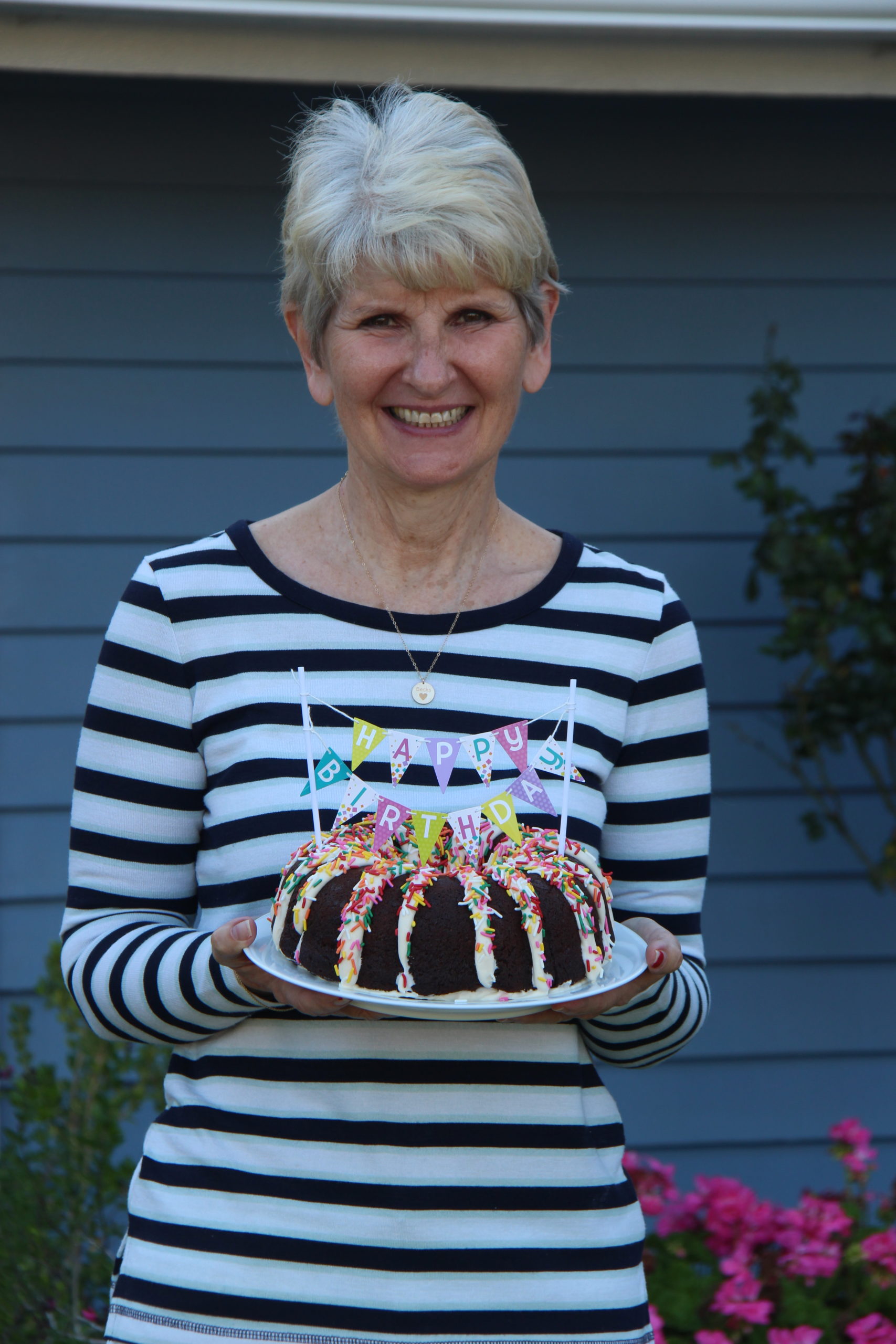 DOCTORED-UP CHOCOLATE BUNDT CAKE – Chic Ideology